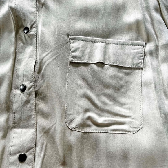 SAFARI BLOUSE, OYSTER, SIZE 24, RAYON, LONG ROLL-UP SLEEVES, MANDARIN COLLAR, - Picture 8 of 16